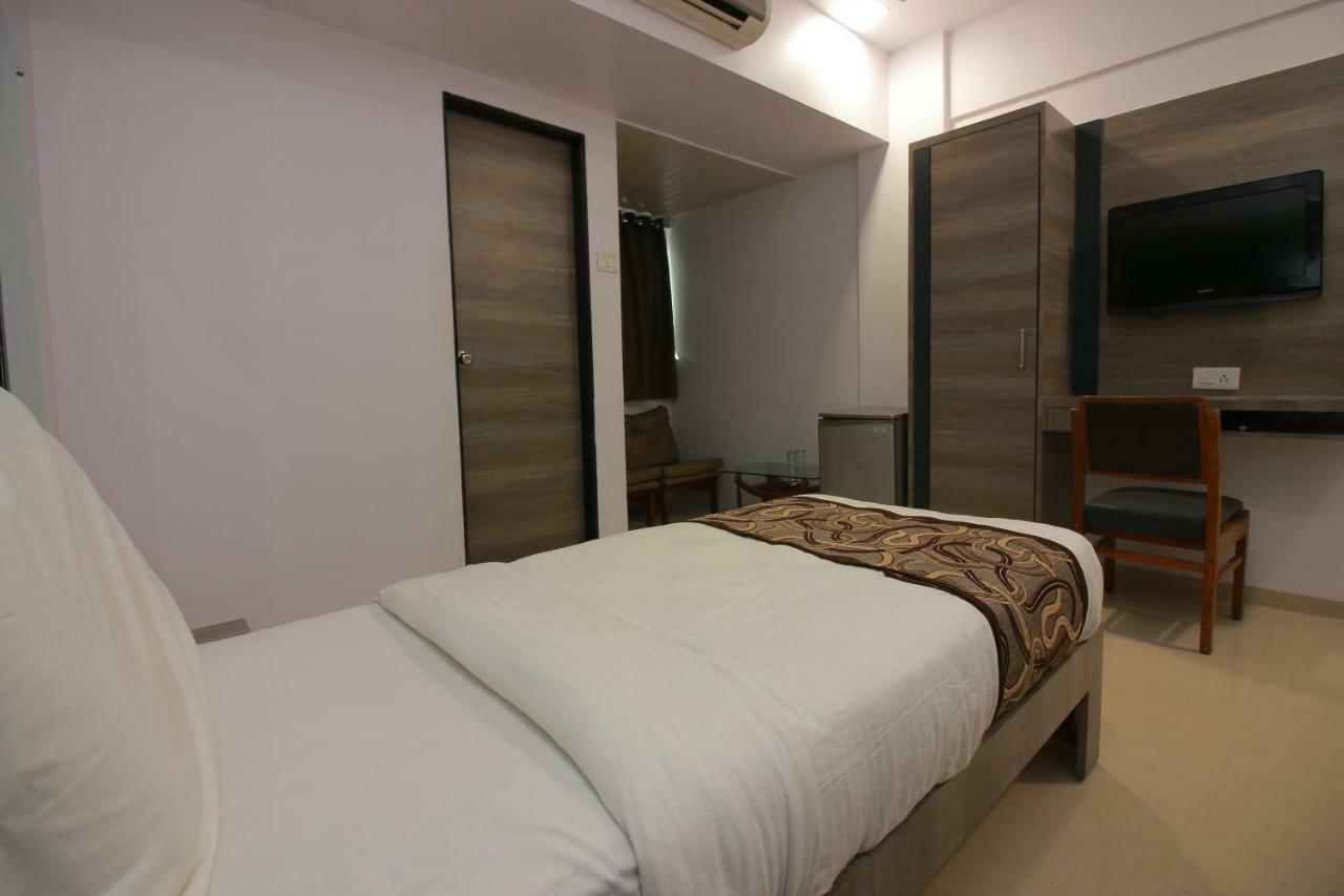 Hotel Apex Navi Mumbai Exteriör bild