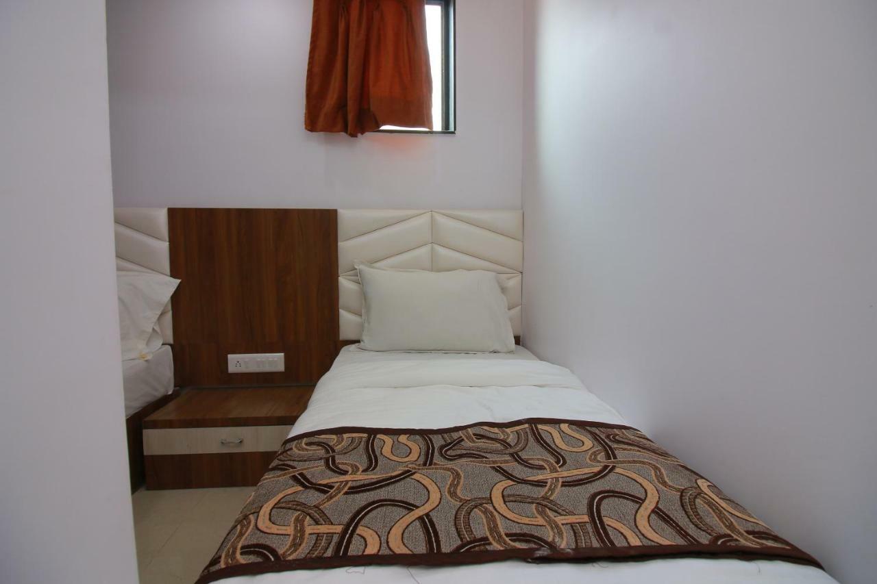 Hotel Apex Navi Mumbai Exteriör bild