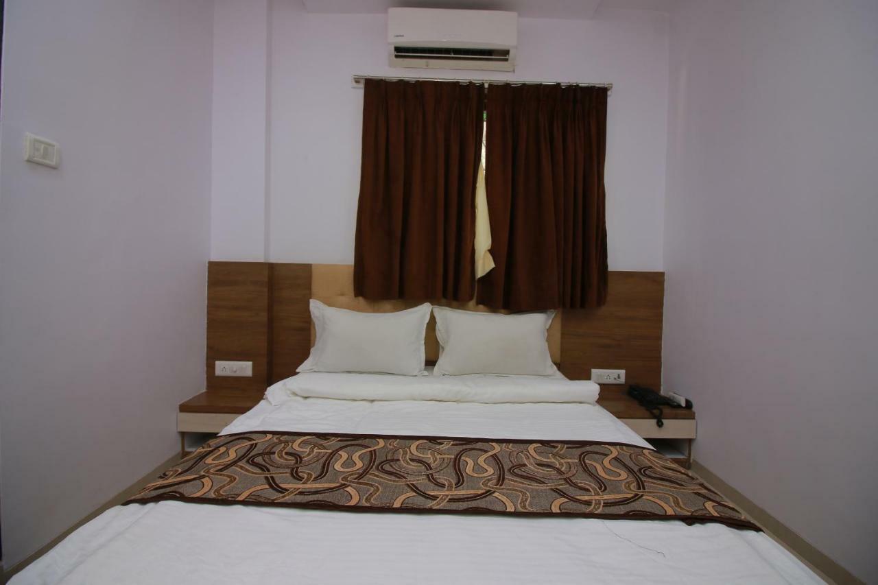 Hotel Apex Navi Mumbai Exteriör bild